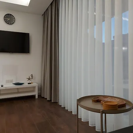 Grand Sapphire A Block And Casino Apartman *