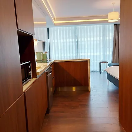 Grand Sapphire A Block And Casino Apartman